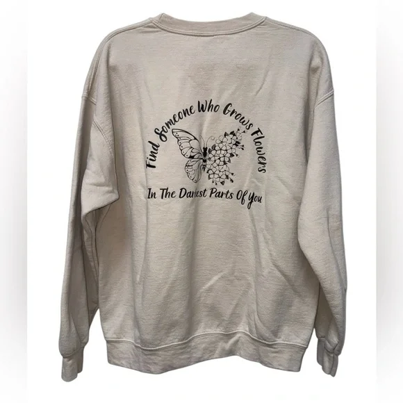 Gildan Cream Crewneck Sweater with Ribbed Cuffs - Picture 2 of 6